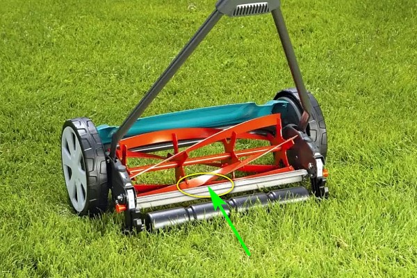 Механические газонокосилки: какая лучше, как ее выбирают и рейтинг популярных моделей ТОП-10 Механические газонокосилки: какая лучше, как ее выбирают и рейтинг популярных моделей ТОП-10