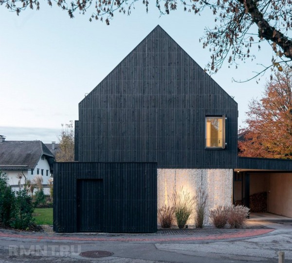 





Деревянный дом с уникальной крышей



