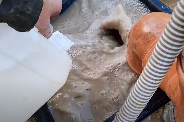 Гидробурение скважины на воду своими руками за 1.5 часа: разбираемся в каких случаях это реально Гидробурение скважины на воду своими руками за 1.5 часа: разбираемся в каких случаях это реально