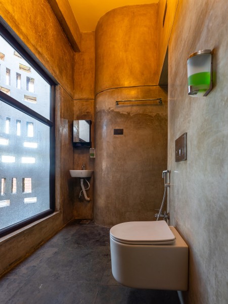 Брутальный гостевой дом с модернистской эстетикой