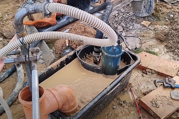 Гидробурение скважины на воду своими руками за 1.5 часа: разбираемся в каких случаях это реально Гидробурение скважины на воду своими руками за 1.5 часа: разбираемся в каких случаях это реально