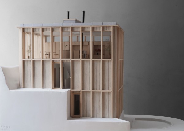 Деревянная резиденция, встроенная в скалистый склон Деревянная резиденция, встроенная в скалистый склон