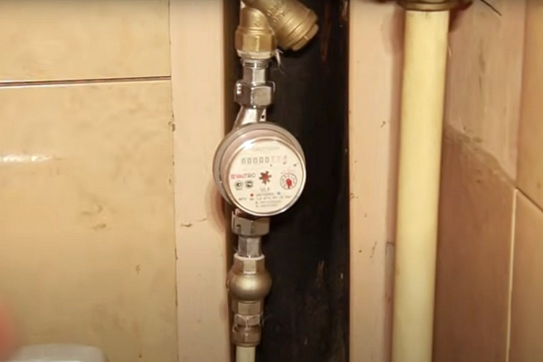Как установить счетчики на воду в квартире: подробная пошаговая инструкция