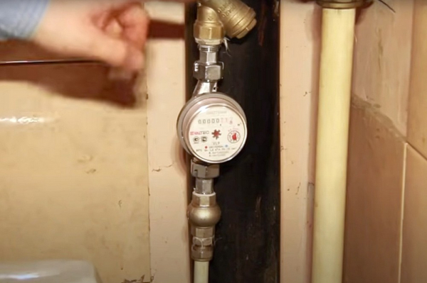 Как установить счетчики на воду в квартире: подробная пошаговая инструкция