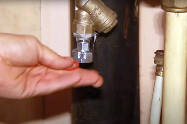 Как установить счетчики на воду в квартире: подробная пошаговая инструкция