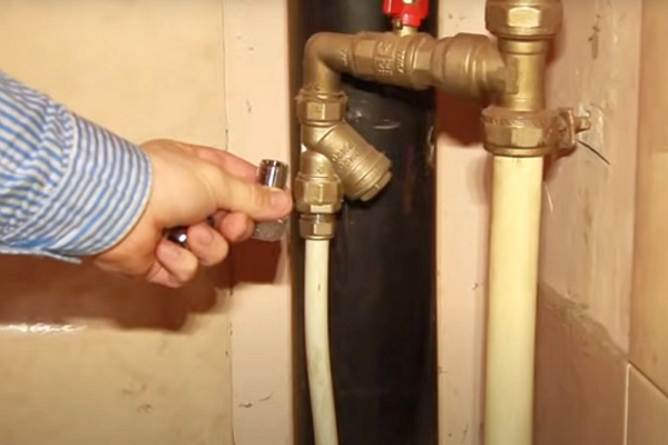 Как установить счетчики на воду в квартире: подробная пошаговая инструкция