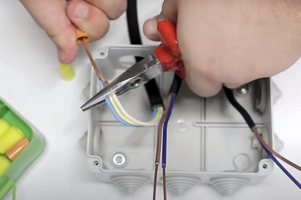 Чем соединить провода между собой &mdash; инструкции, достоинства и недостатки разных способов