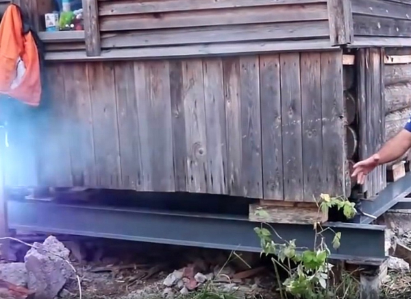 Как поднять баню для замены венцов или ремонта фундамента