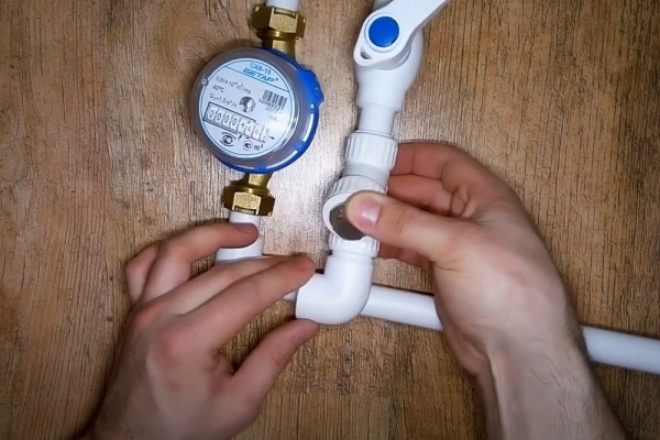 Как установить счетчики на воду в квартире: подробная пошаговая инструкция