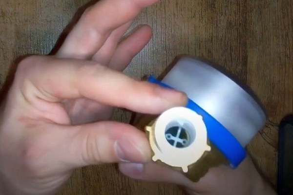 Как установить счетчики на воду в квартире: подробная пошаговая инструкция