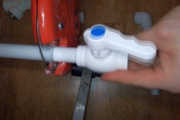 Как установить счетчики на воду в квартире: подробная пошаговая инструкция