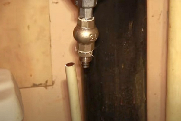 Как установить счетчики на воду в квартире: подробная пошаговая инструкция