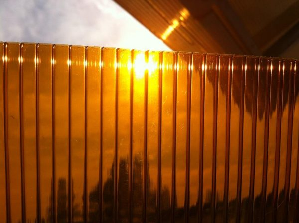 Как выбрать поликарбонат для теплицы: какой лучше и обзор популярных брендов