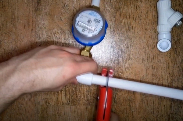 Как установить счетчики на воду в квартире: подробная пошаговая инструкция