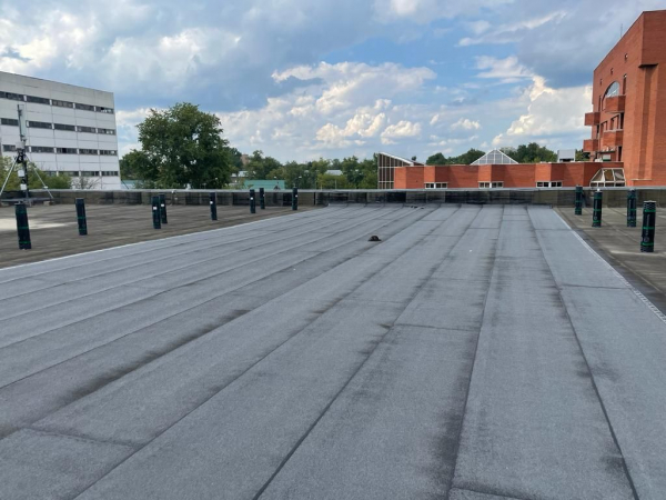 Топ-10 кровельных компаний Москвы: надёжные подрядчики по плоской кровле