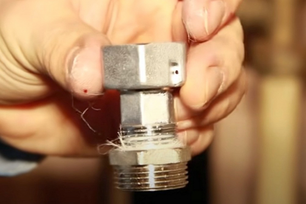 Как установить счетчики на воду в квартире: подробная пошаговая инструкция