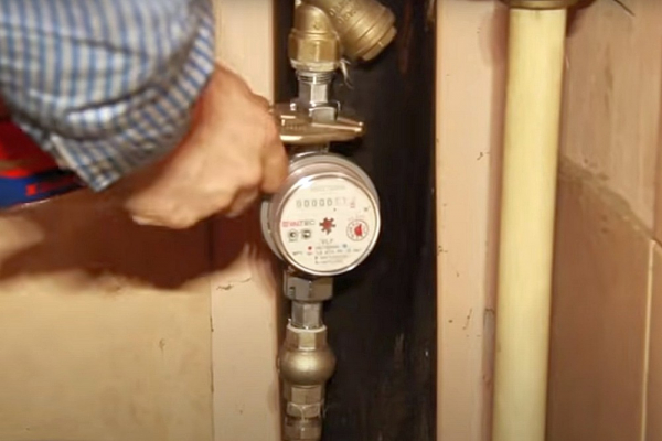 Как установить счетчики на воду в квартире: подробная пошаговая инструкция