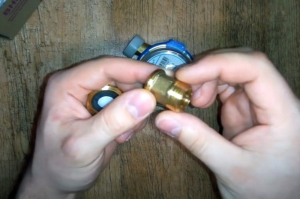 Как установить счетчики на воду в квартире: подробная пошаговая инструкция