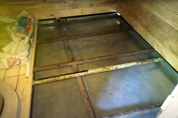 Доска для пола в баню &mdash; какая нужна и варианты ее использования