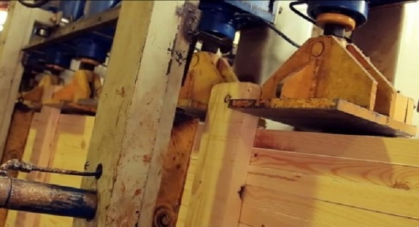 Что лучше брус или клееный брус: сравниваем характеристики материалов и выбираем лучший