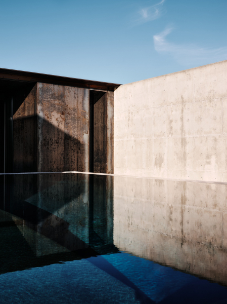 Минималистская вилла в пустынном ландшафте