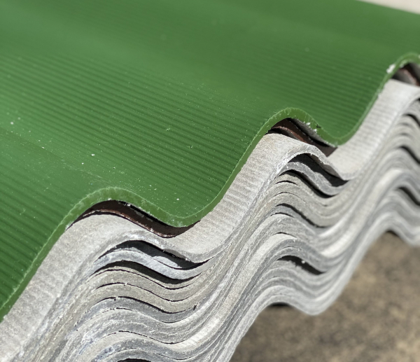 Как крепить шифер: выбираем крепеж, изучаем особенности технологии и варианты укладки на крышу