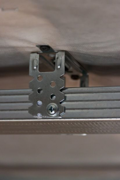 Как сделать потолок в деревянном доме своими руками: инструкция и каких ключевых ошибок нужно избегать