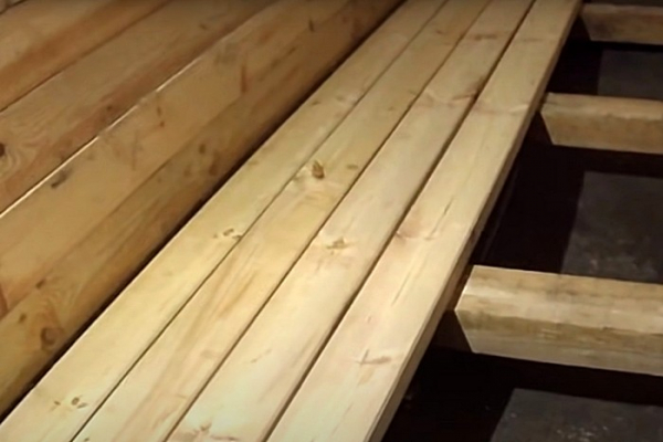 Доска для пола в баню &mdash; какая нужна и варианты ее использования