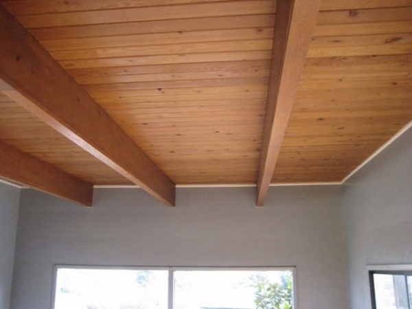 Как сделать потолок в деревянном доме своими руками: инструкция и каких ключевых ошибок нужно избегать