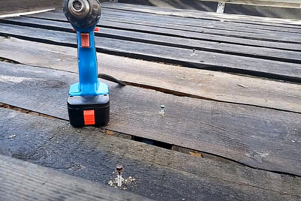 Доска для пола в баню &mdash; какая нужна и варианты ее использования