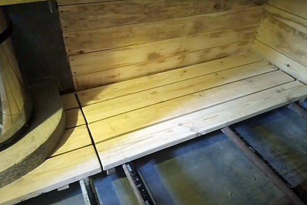 Доска для пола в баню &mdash; какая нужна и варианты ее использования