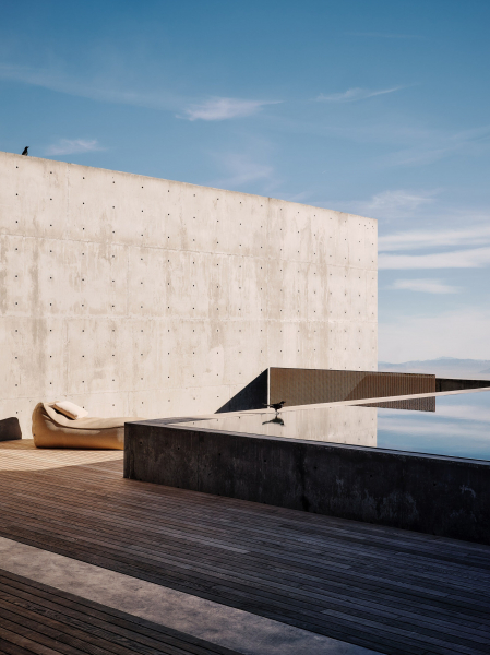 Минималистская вилла в пустынном ландшафте