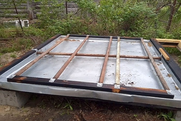 Доска для пола в баню &mdash; какая нужна и варианты ее использования