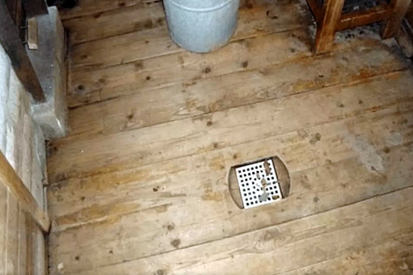 Доска для пола в баню &mdash; какая нужна и варианты ее использования