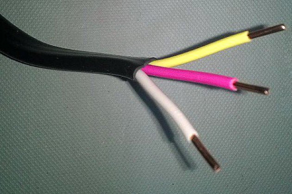 Как определить фазу и ноль без приборов: подробная инструкция