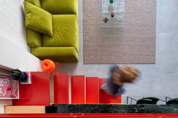 Многоуровневый лофт с индустриальной атмосферой Многоуровневый лофт с индустриальной атмосферой