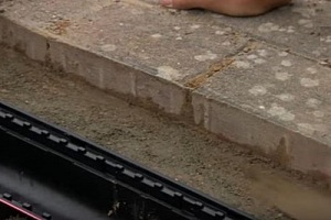 Отвод воды от фундамента дома своими руками: почему так важен и как сделать правильно