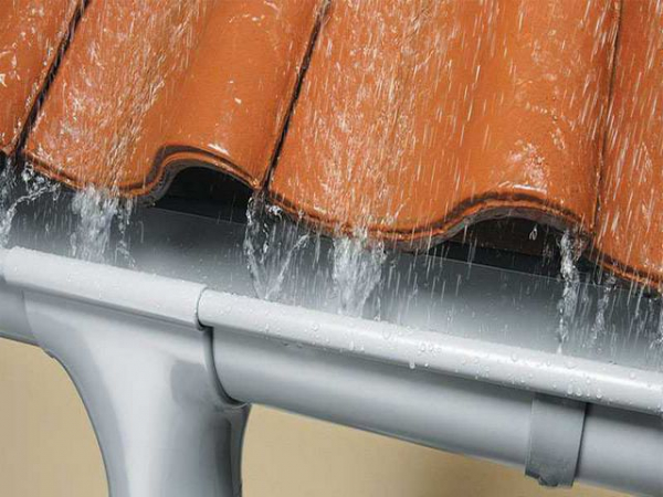 Отвод воды от фундамента дома своими руками: почему так важен и как сделать правильно