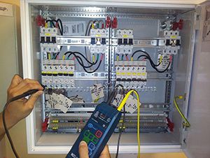 Правильное подключение автомата в щитке: инструкция и какие ошибки точно нужно не допускать