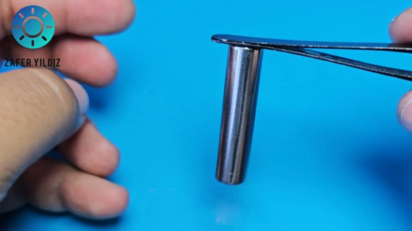 Как сделать фонарик без батареек