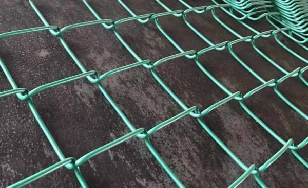 Сетка металлическая и её особенности: виды, предназначения, преимущества и недостатки