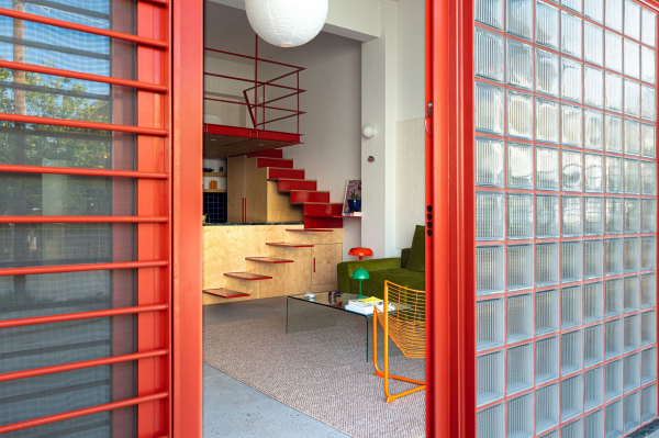 Многоуровневый лофт с индустриальной атмосферой Многоуровневый лофт с индустриальной атмосферой