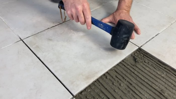 Как локально снять плитку без повреждения