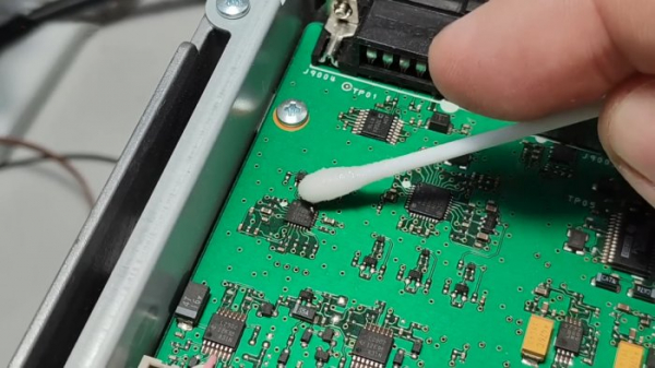 Лайфхак: как найти деталь в КЗ без тепловизора, тем что есть под рукой