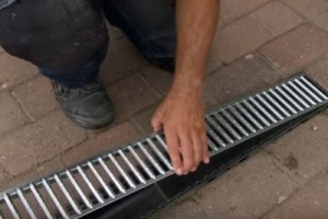 Отвод воды от фундамента дома своими руками: почему так важен и как сделать правильно