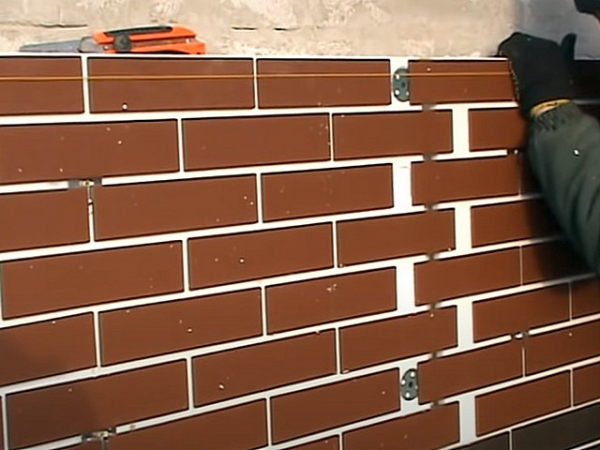 Отделка фасада клинкерной плиткой: плюсы и минусы технологии и инструкция по монтажу