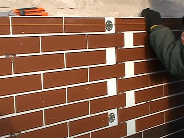 Отделка фасада клинкерной плиткой: плюсы и минусы технологии и инструкция по монтажу