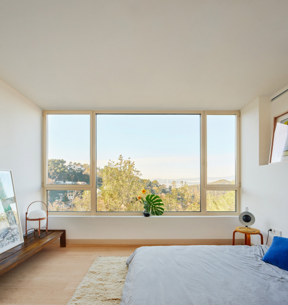 Дом, адаптированный к экстремально крутому склону Дом, адаптированный к экстремально крутому склону