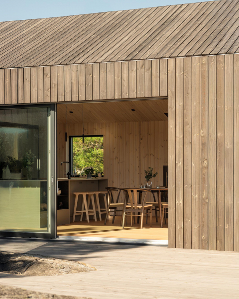 Современная вилла в суровом скандинавском ландшафте