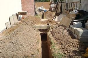 Отвод воды от фундамента дома своими руками: почему так важен и как сделать правильно